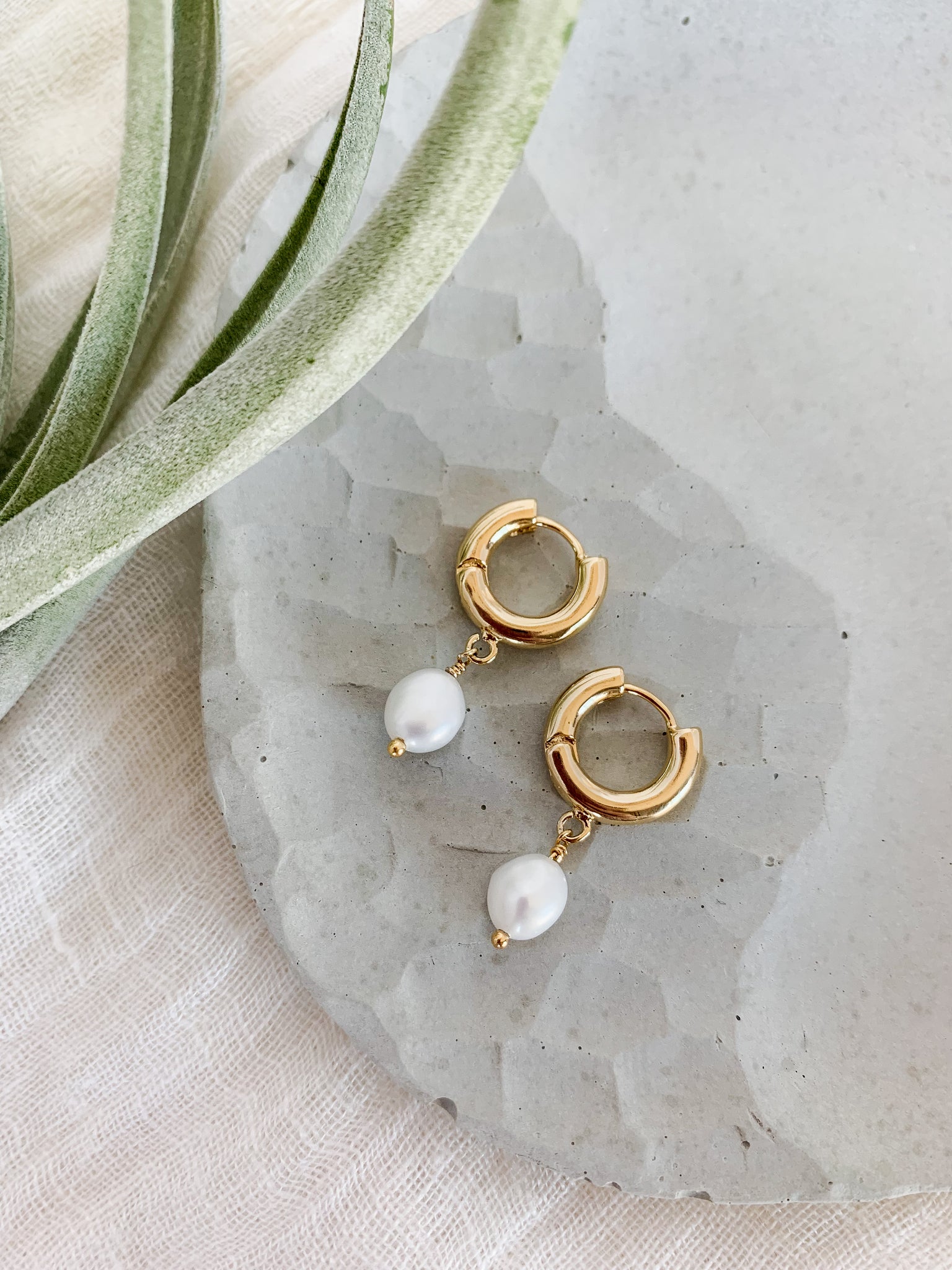 Oval Pearl Charms Hoops
